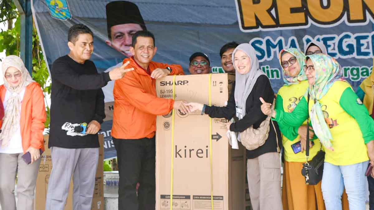 Reuni Akbar Ikatan Alumni SMA Negeri 2 Kota Tanjung Pinang, Direktur BUMD Kepri Sumbangkan Hadiah Utama