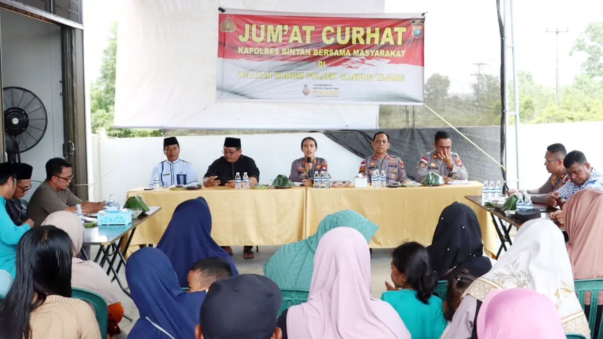 Kasat Lantas Polres Bintan IPTU Yelvis Oktaviano Sosialisasi Pemutihan Pajak Kendaraan 2025 di Kelurahan Toapaya Asri, Kecamatan Toapaya