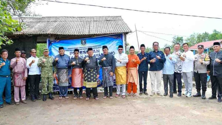 Tambatan Perahu Nelayan Teluk Umah Diresmikan, Ansar Sebut Bentuk Keberpihakan untuk Nelayan
