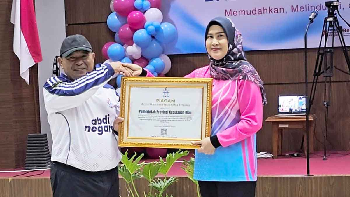 Komitmen Bangun ASN Profesional, Kepri Diganjar Penghargaan BKN